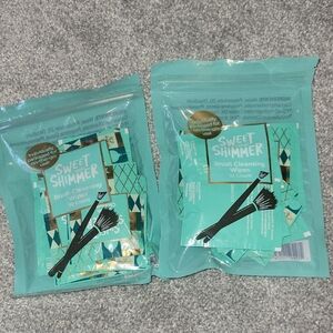 Sweet And Shimmer Brush Cleansing Wipes